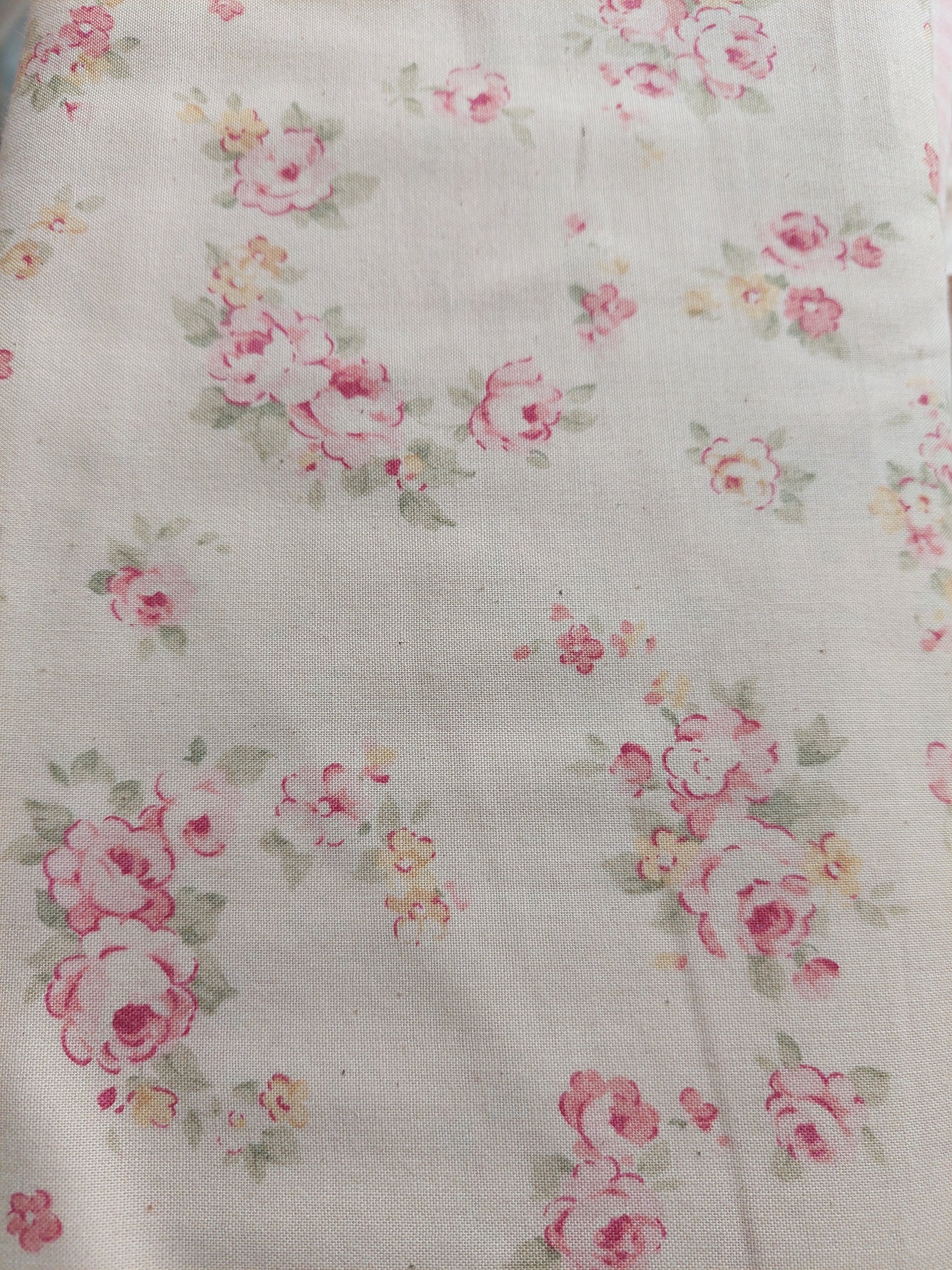 Durham Quilt Collection cotton fabric by Lecien 31071-11 Pink Roses on ivory