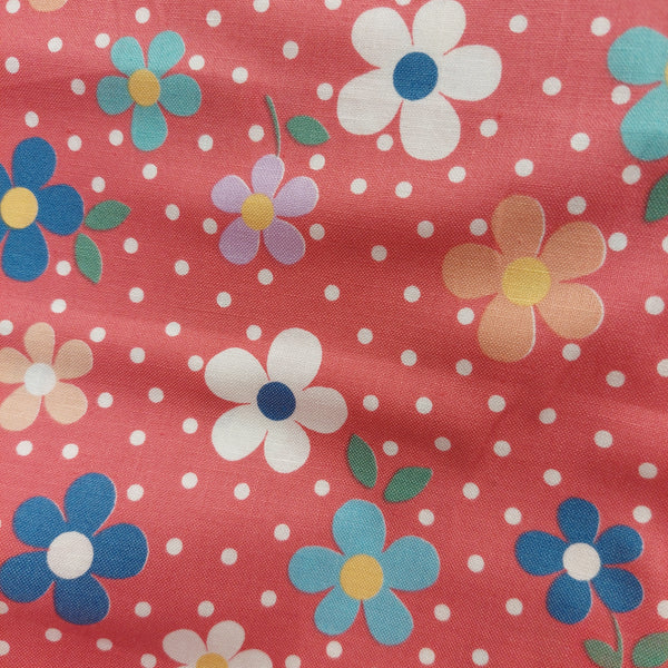 Yuwa cotton fabric Daisy Flowers 819960D Daisies on Red
