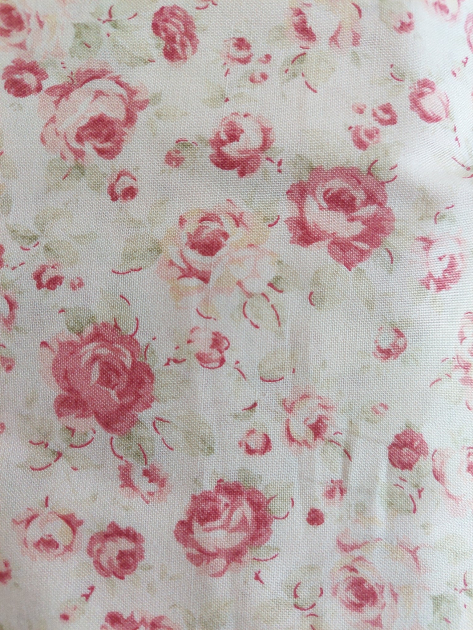 Durham Quilt Collection cotton fabric by Lecien 31338-20 Red Roses on Pink