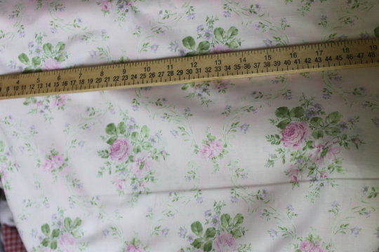 Yuwa cotton fabric  Pale Pink Roses AF816824C