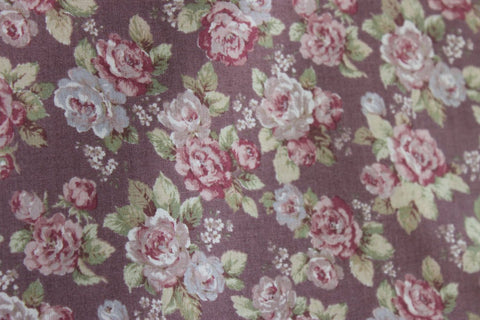 Yuwa cotton fabric  Scattered Roses on Plum YWP816844E